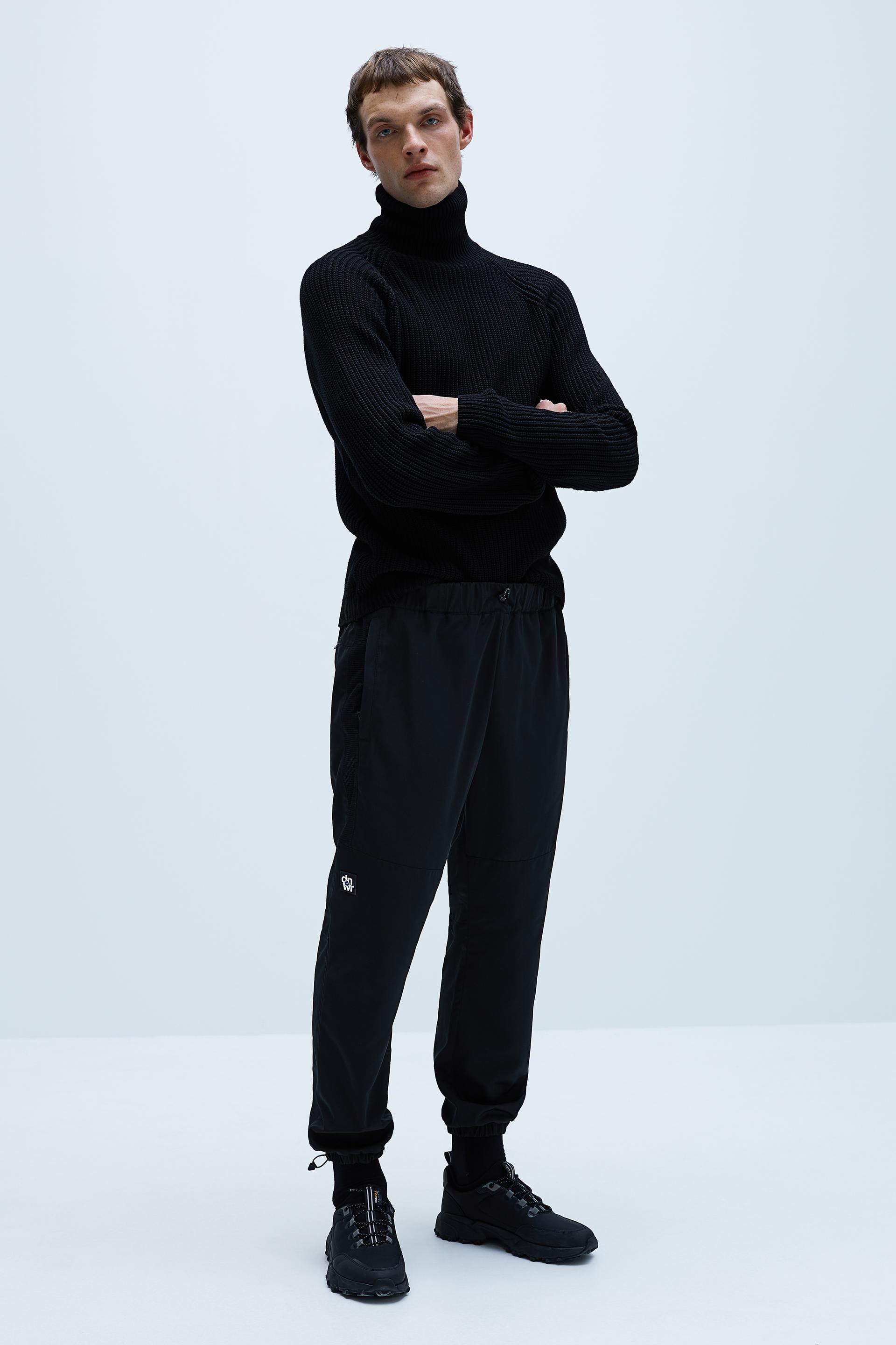 брюки в спортивном стиле из высокотехнологичного материала ЧЕРНЫЙ Zara