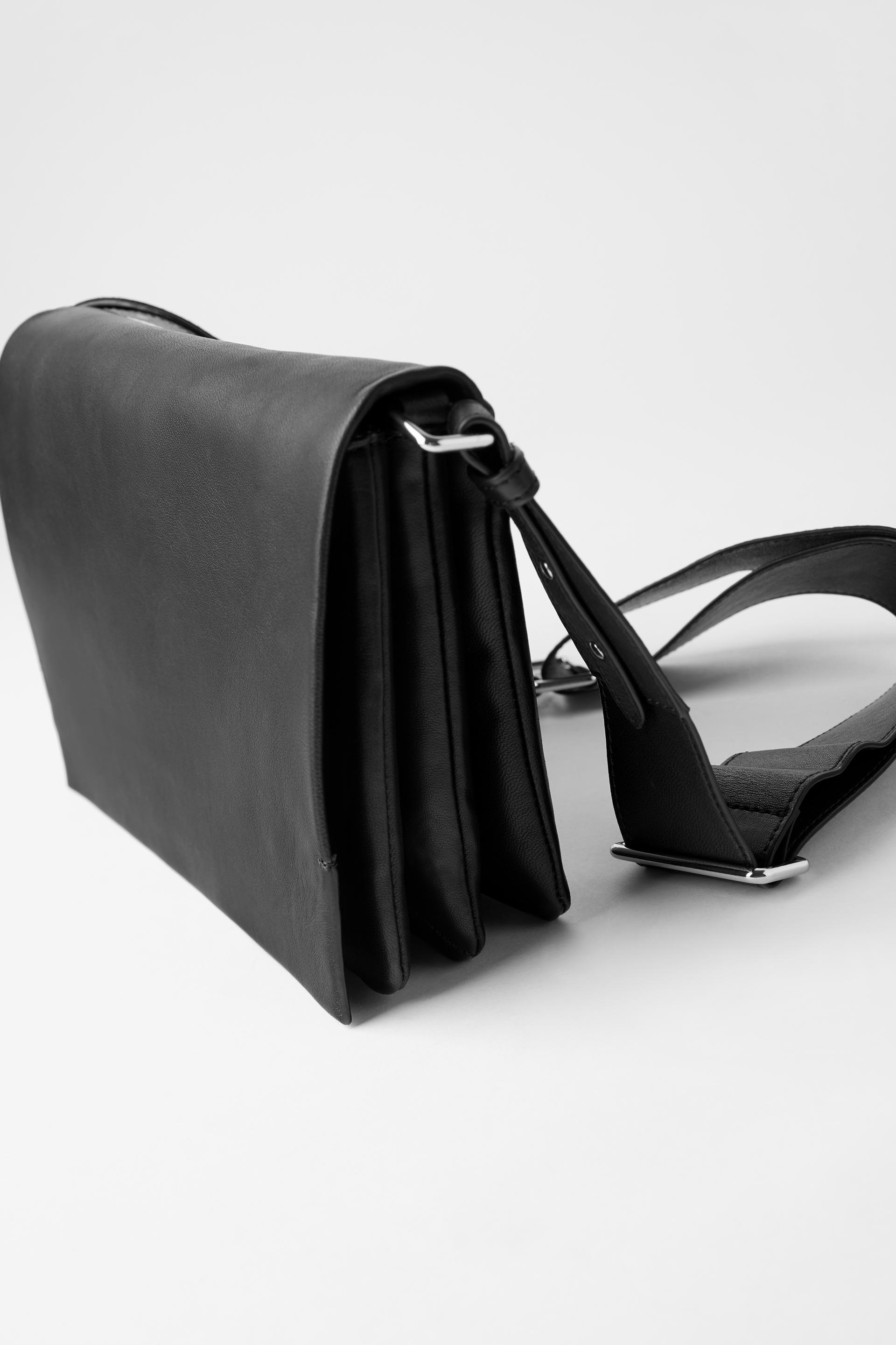 минималистичная черная кожаная сумка ЧЕРНЫЙ Zara