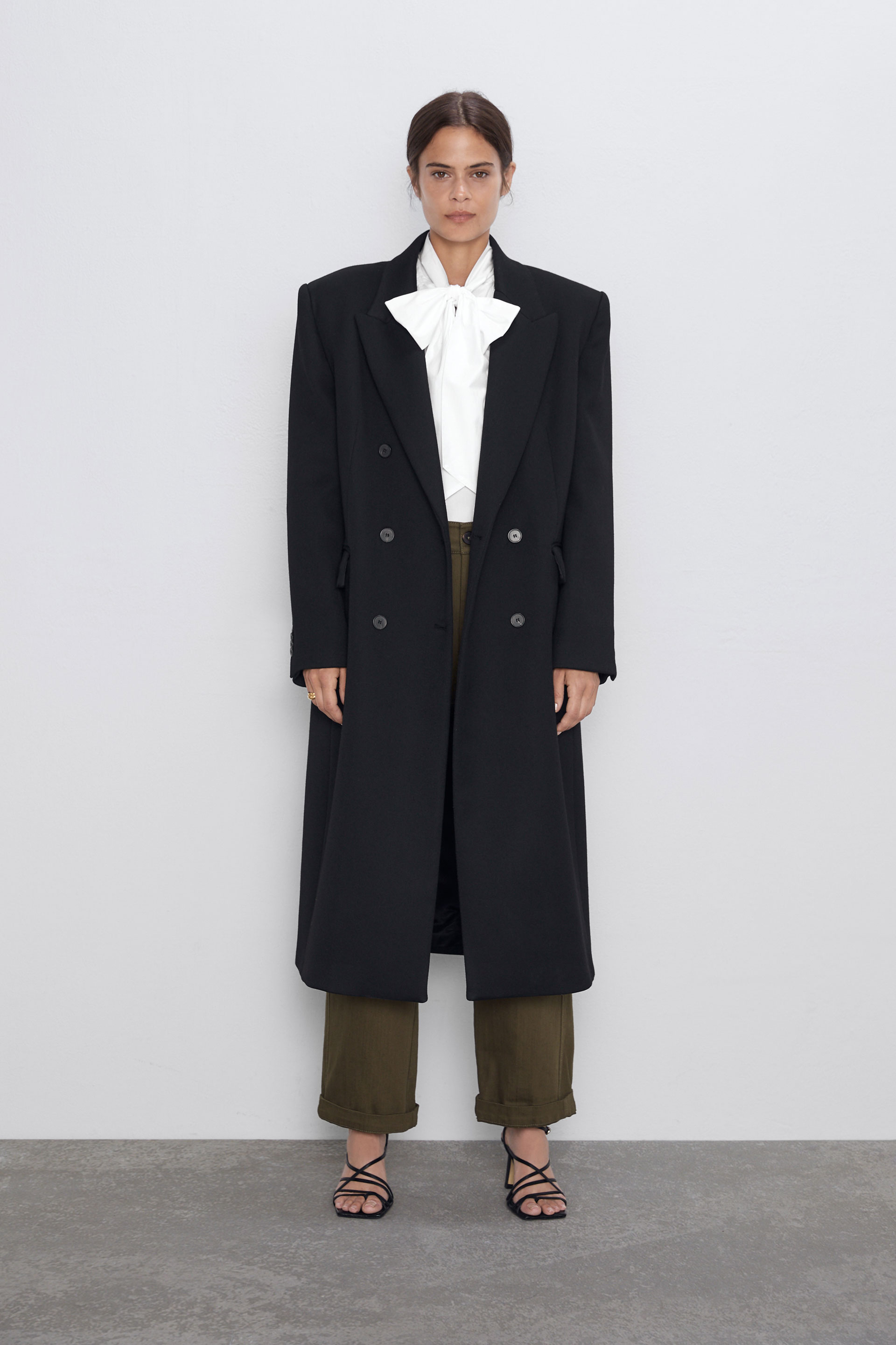 пальто в мужском стиле с пуговицами ЧЕРНЫЙ Zara