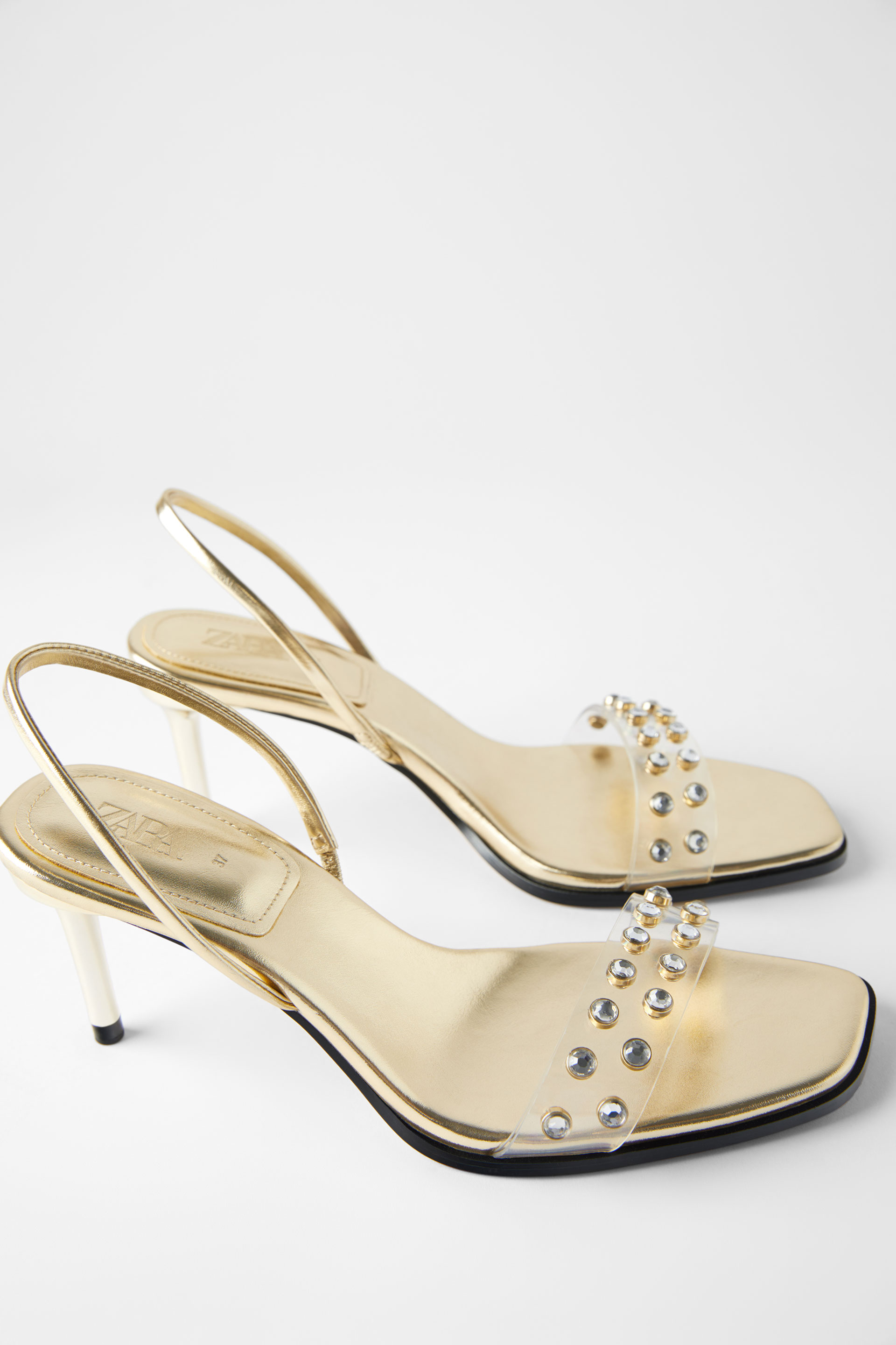 босоножки на каблуке с ремешком из винила Золотой Zara