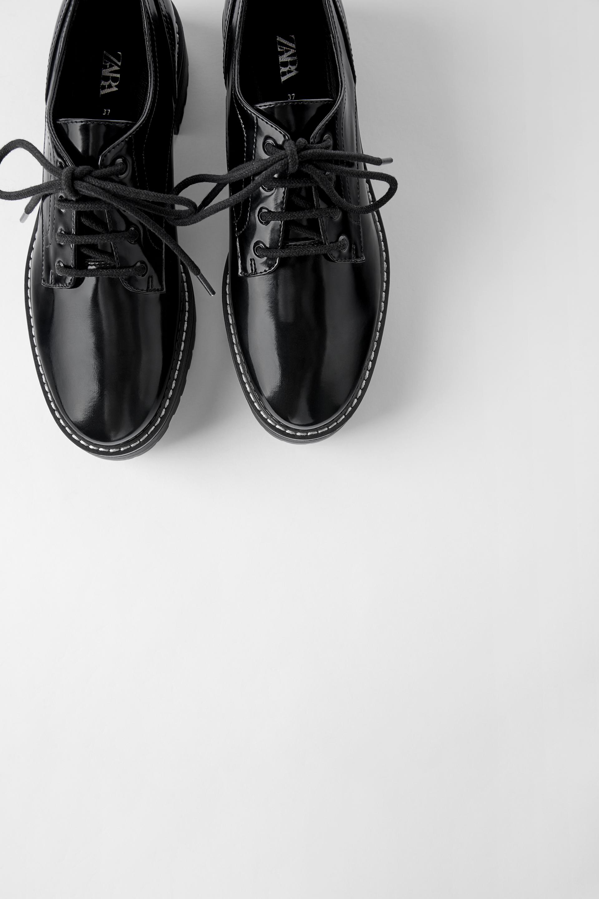 полированные туфли с контрастными швами ЧЕРНЫЙ Zara