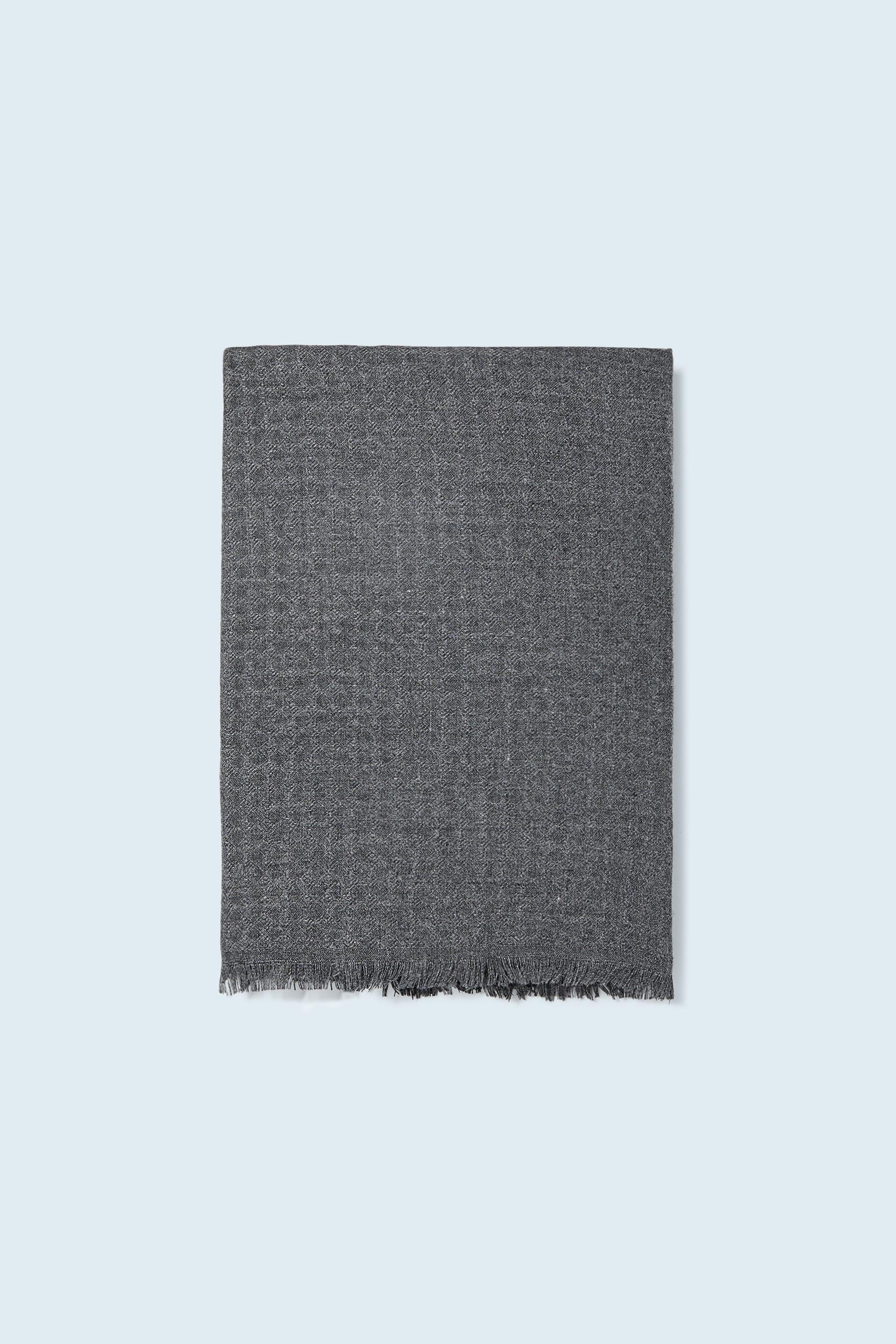 Серый текстурированный шарф Zara