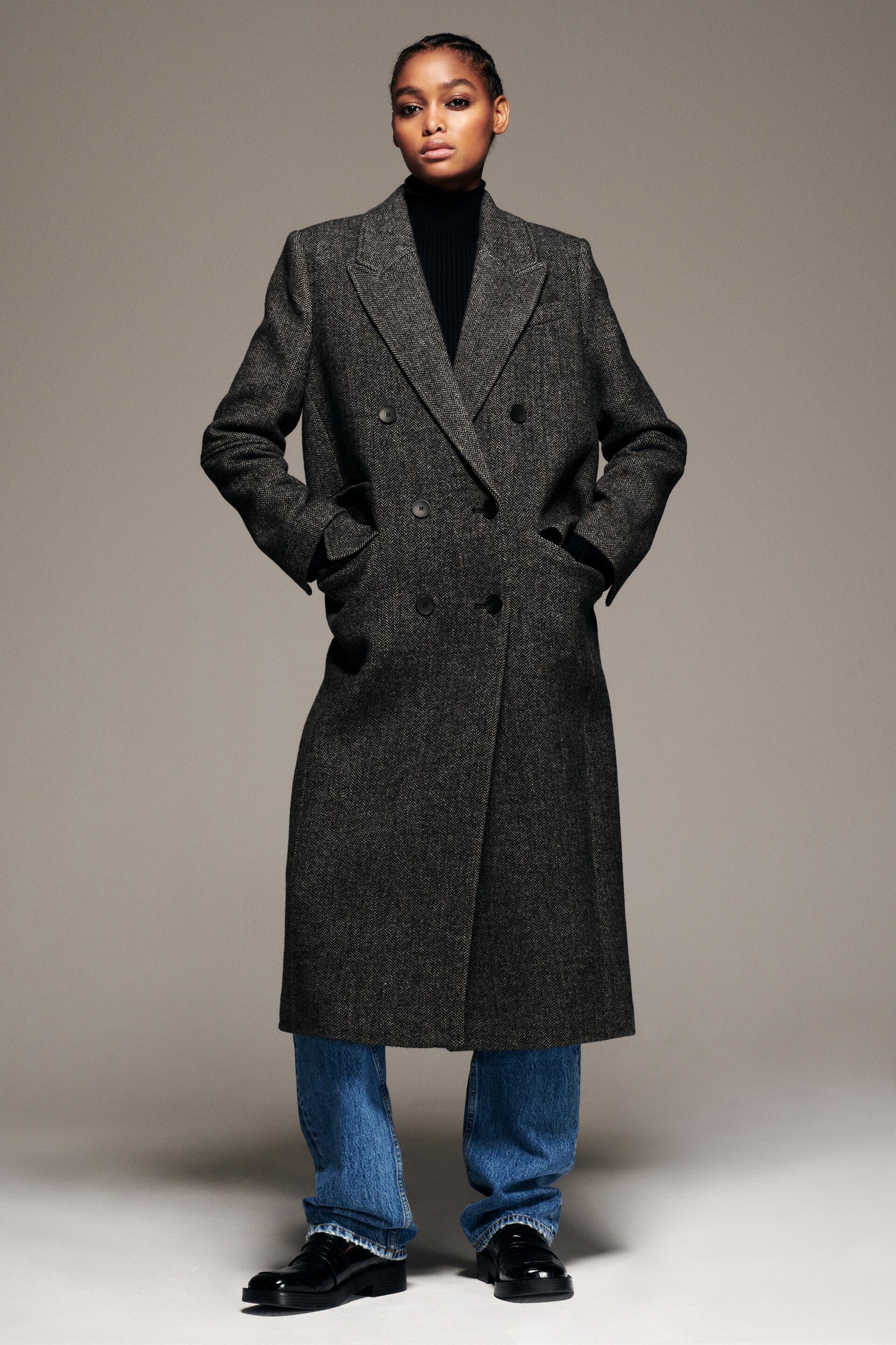 пальто в мужском стиле из смесовой шерстяной ткани Единственный Zara