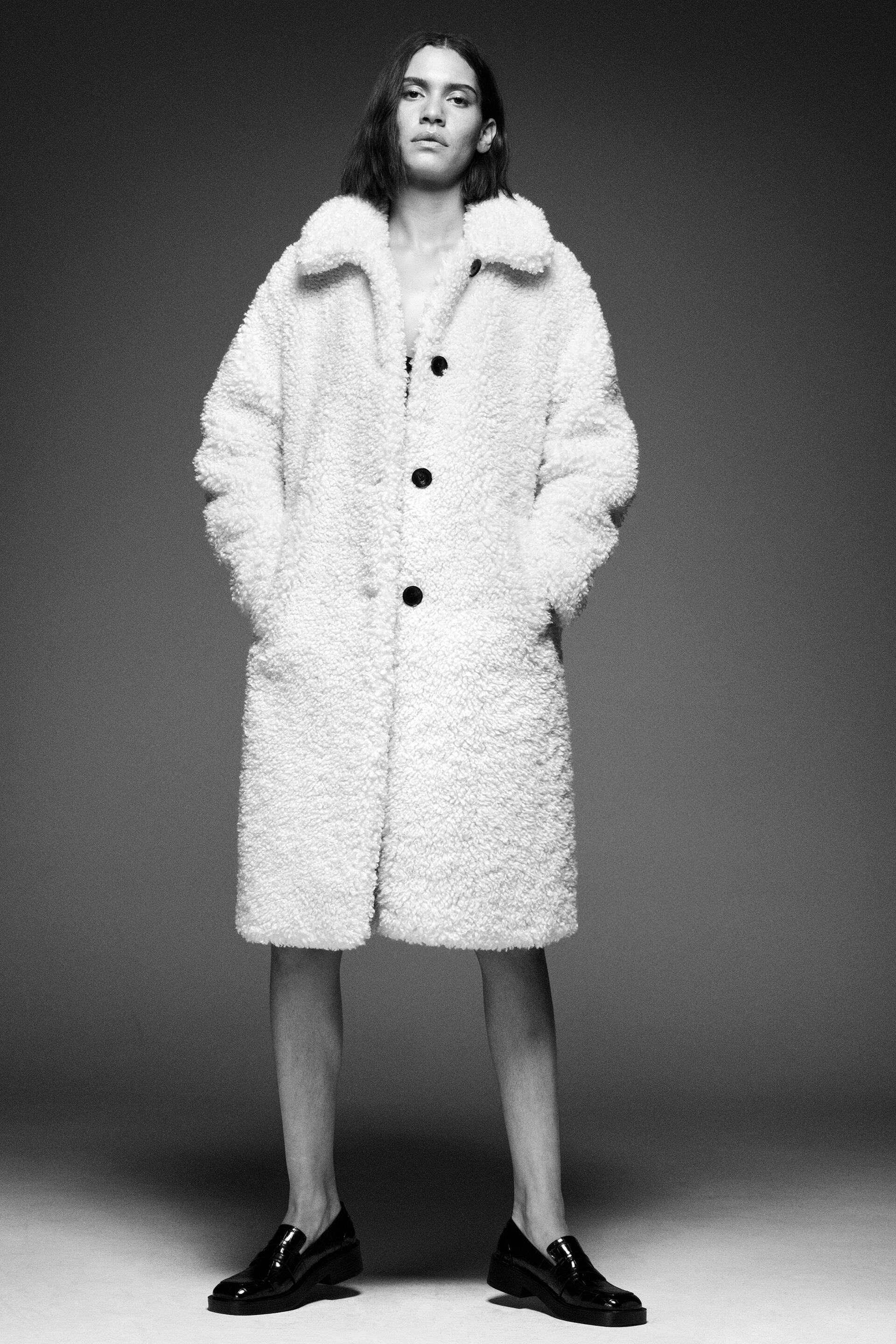 пальто с отделкой из искусственного меха ЖЕЛТОВАТО-БЕЛЫЙ Zara