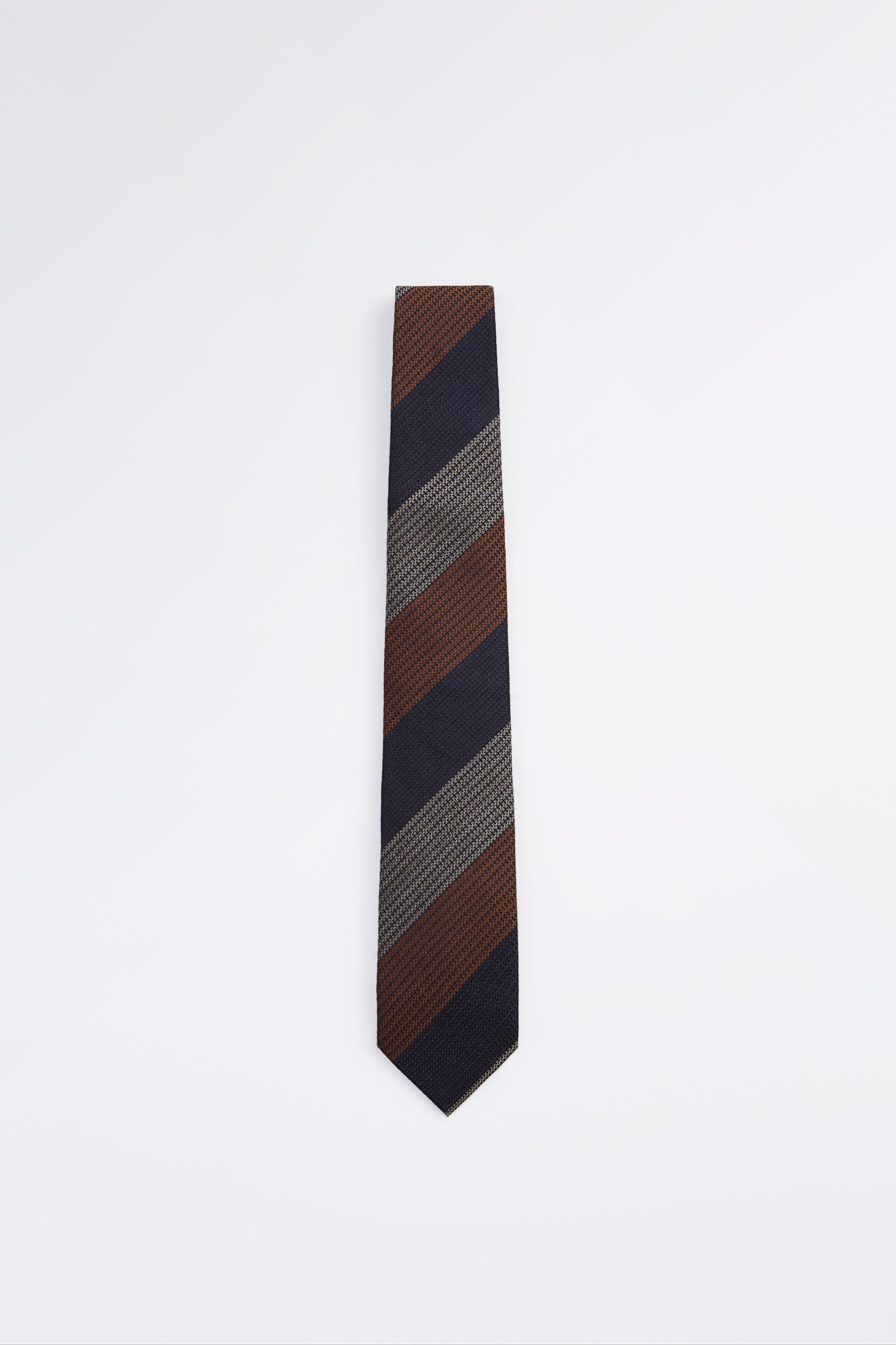 широкий галстук с рельефным узором в полоску КОРИЧНЕВЫЙ Zara