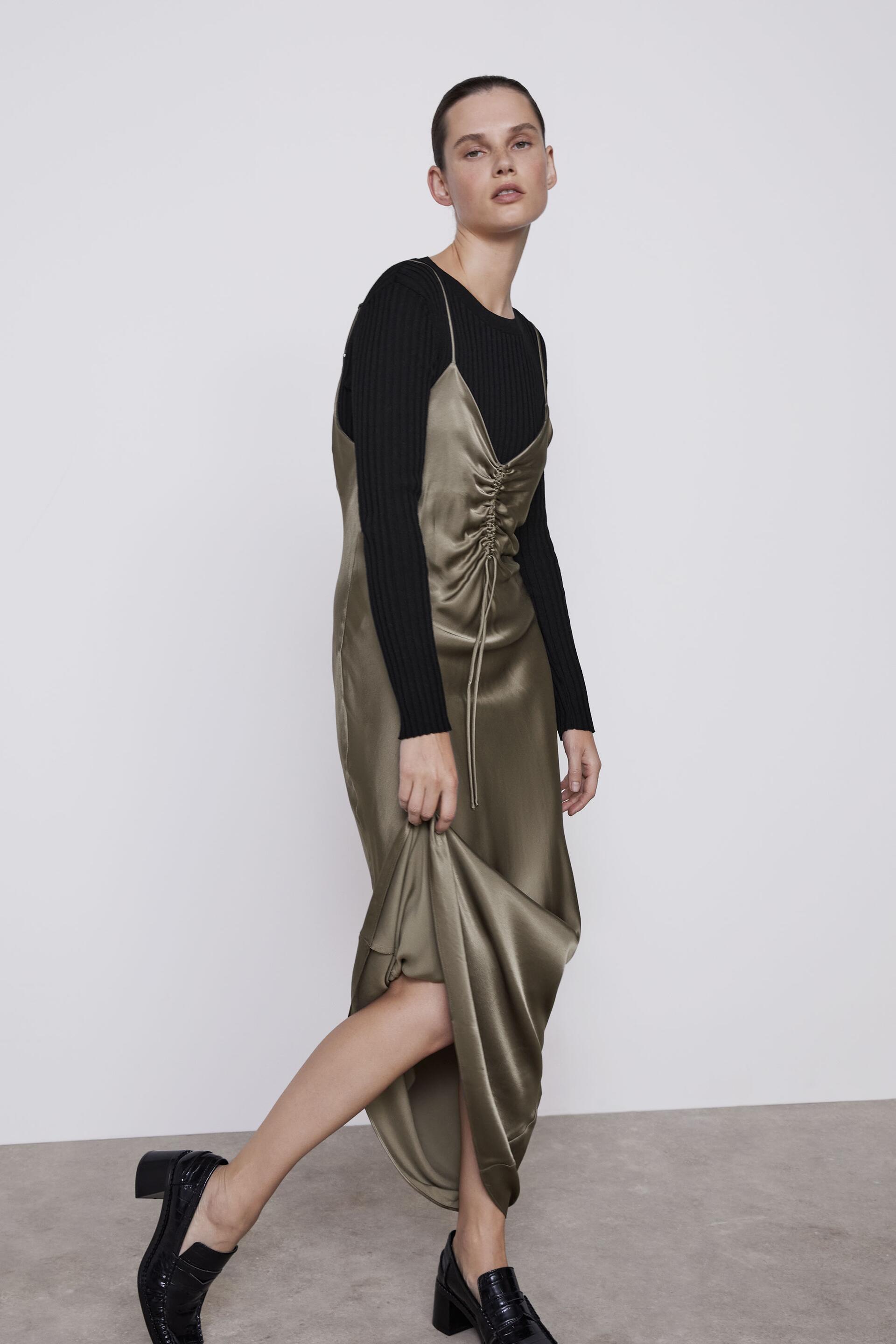 платье в бельевом стиле со сборкой Серый Zara