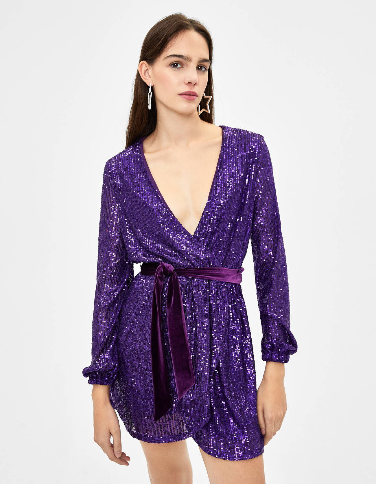 Короткое платье с пайетками Фиолетовый Bershka