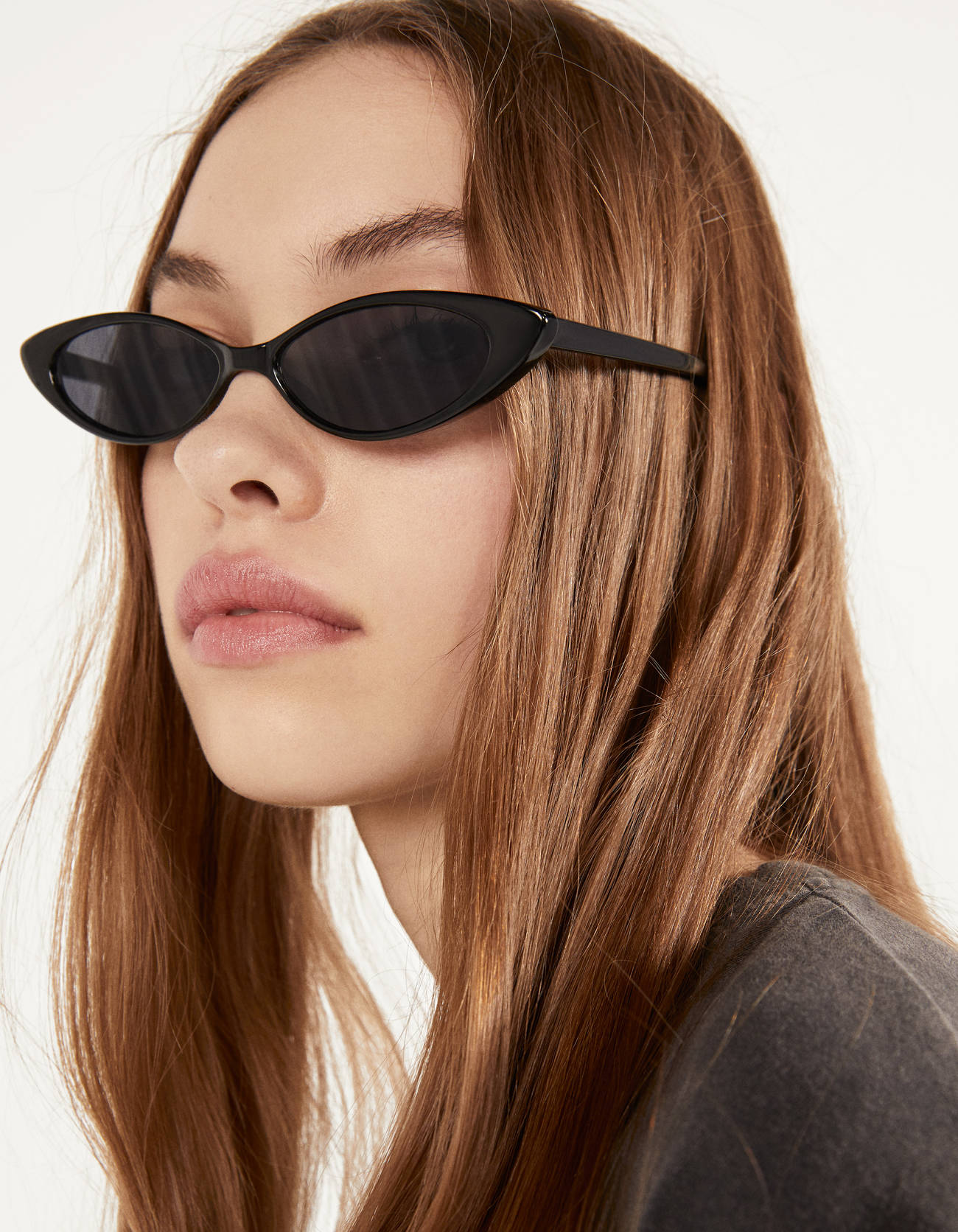 Солнечные очки в стиле «кошачий глаз» ЧЕРНЫЙ Bershka