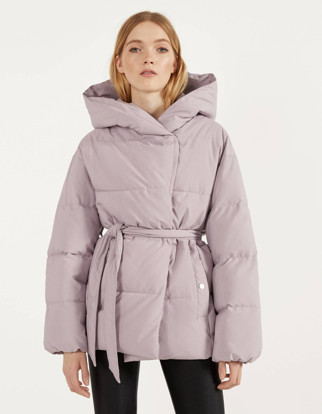 Стеганое пальто с поясом Фиолетовый Bershka
