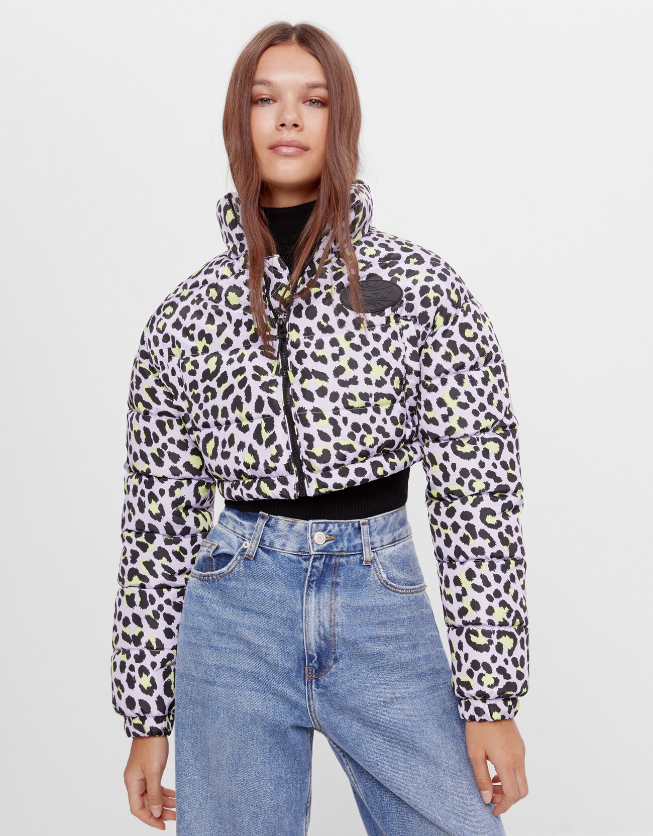Стеганая куртка с леопардовым принтом Фиолетовый Bershka