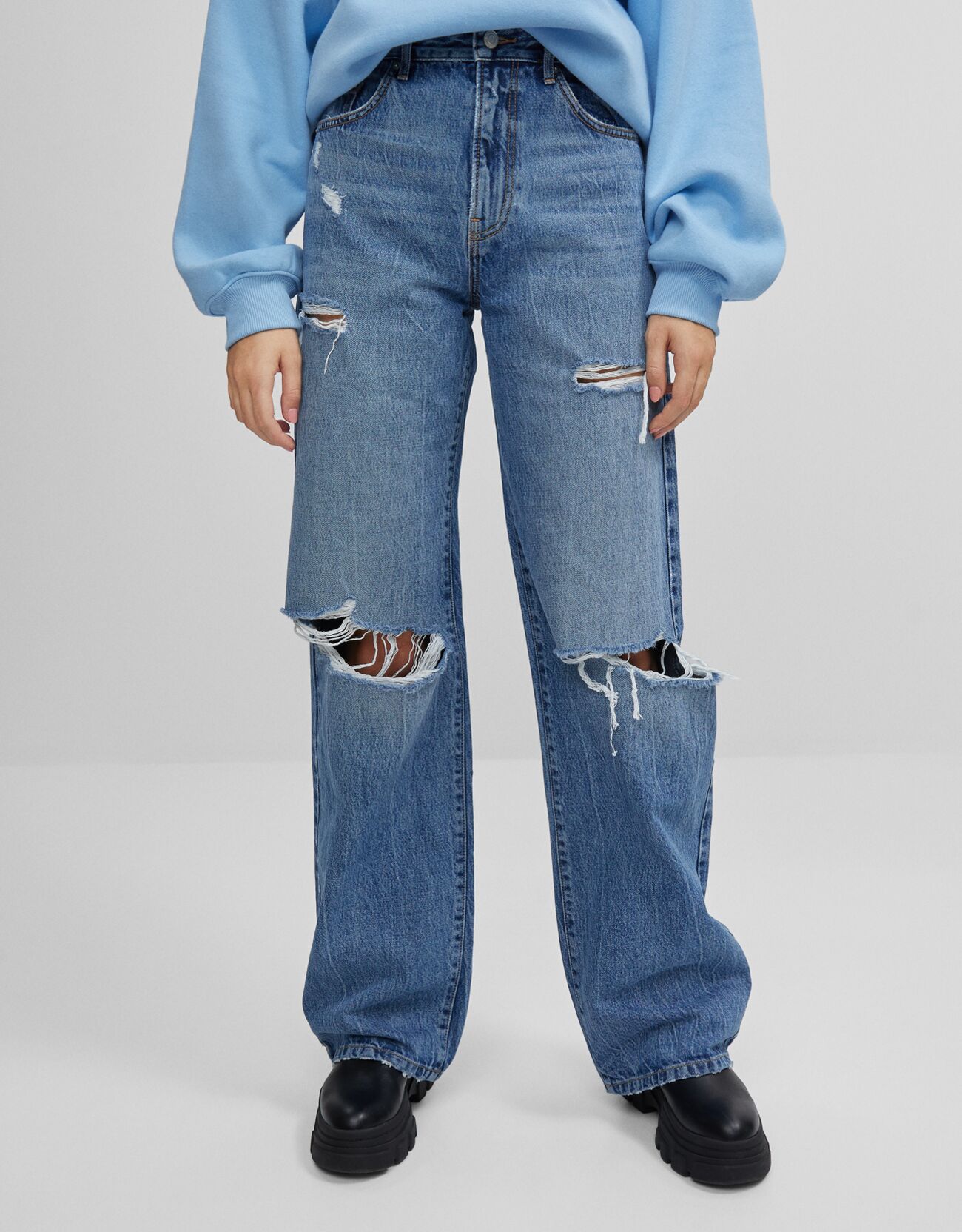 СИНИЙ Широкие джинсы в стиле 90-х Bershka