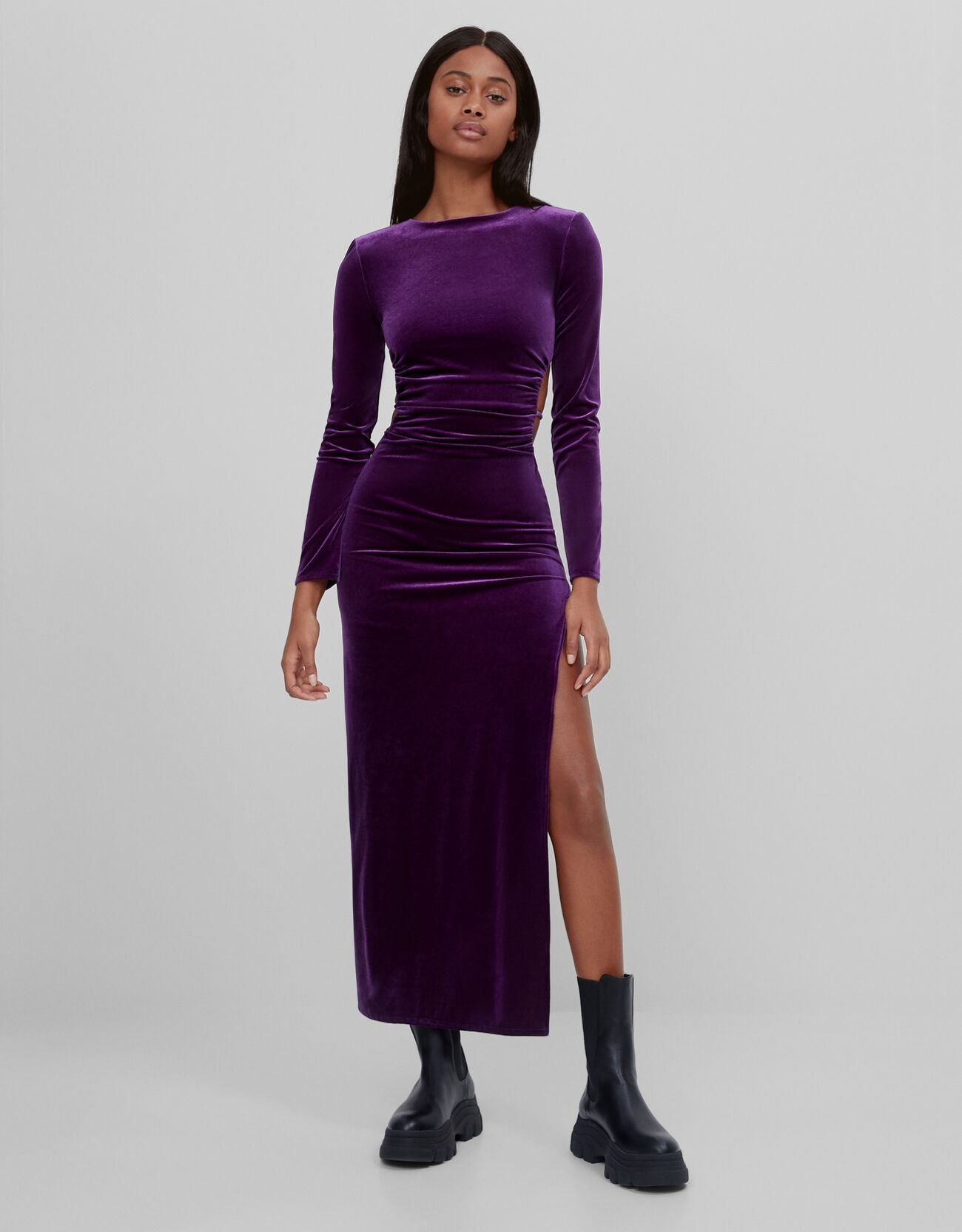 Длинное платье из бархата Фиолетовый Bershka