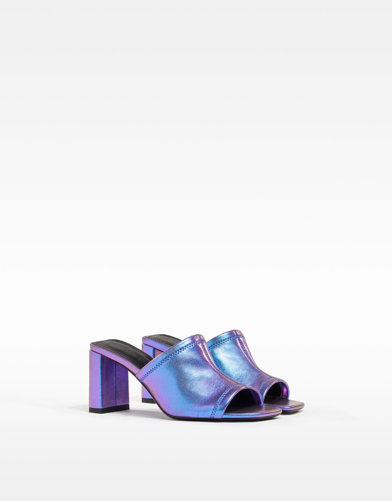 Переливающиеся босоножки на каблуке с металлическим блеском Фиолетовый Bershka