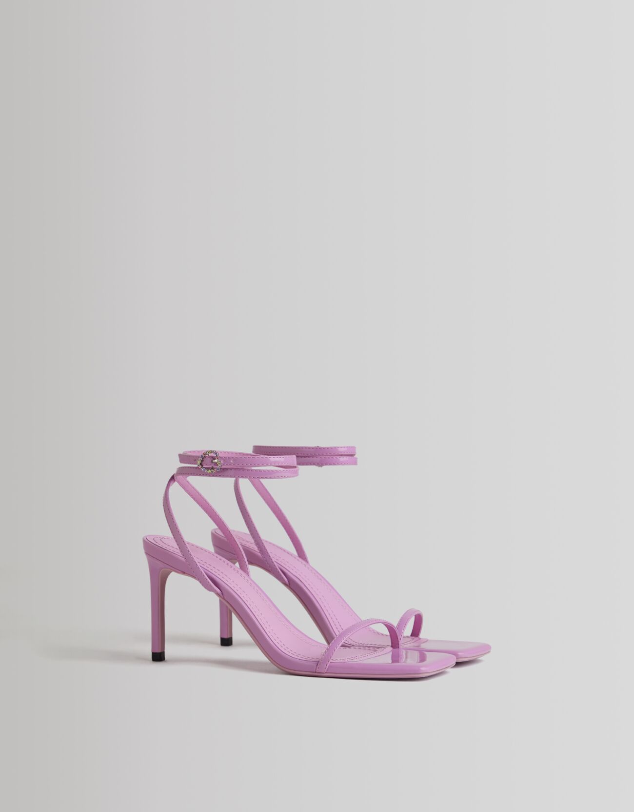 Jewel heel sandal Фиолетовый Bershka