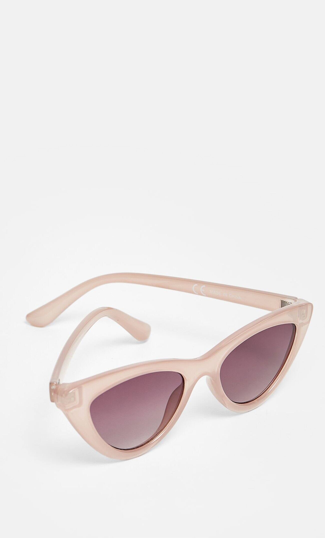 Солнечные очки в стиле «кошачий глаз» Цвет розового макияжа Stradivarius