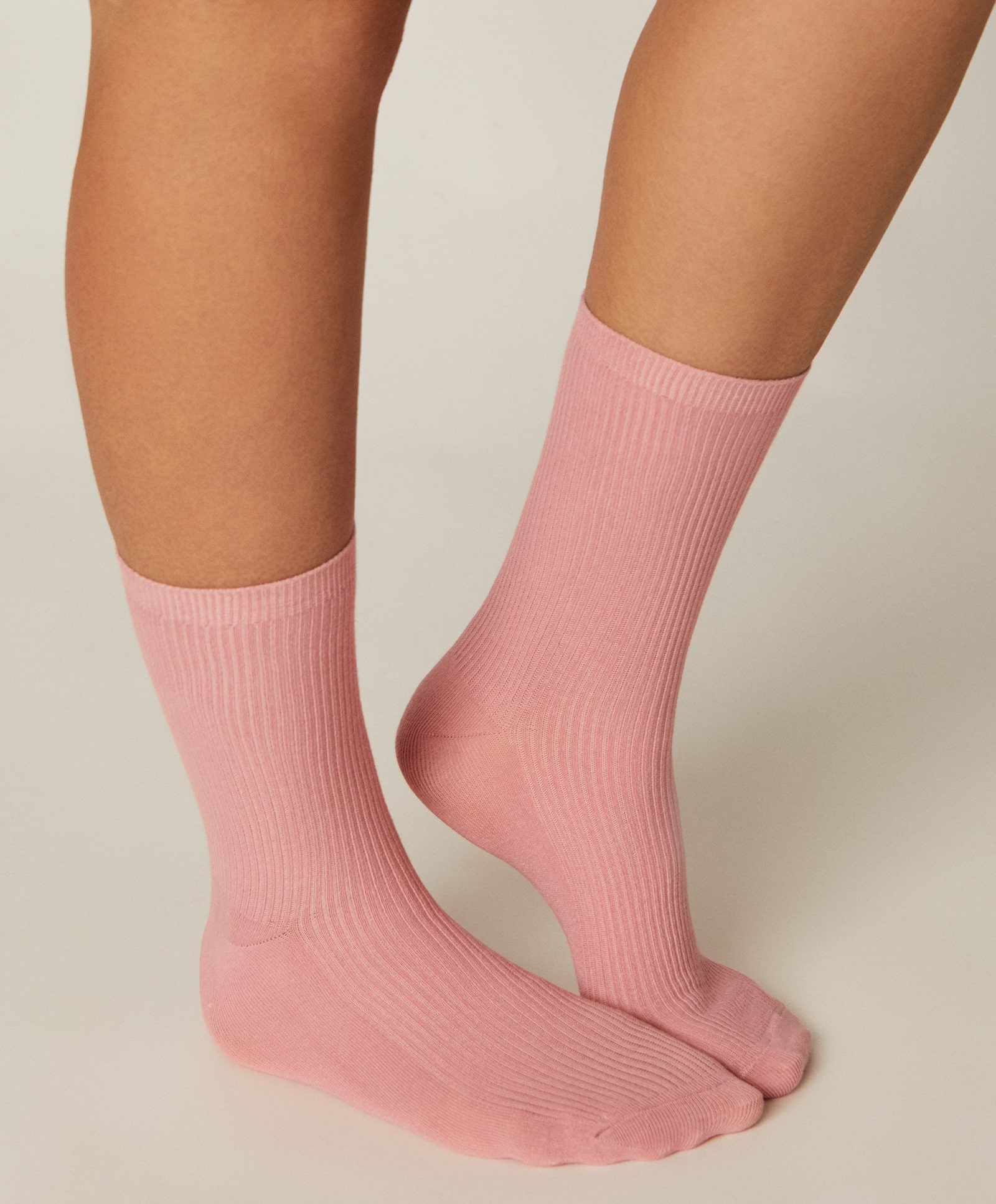 Розовый Одна пара базовых носков в рубчик Oysho