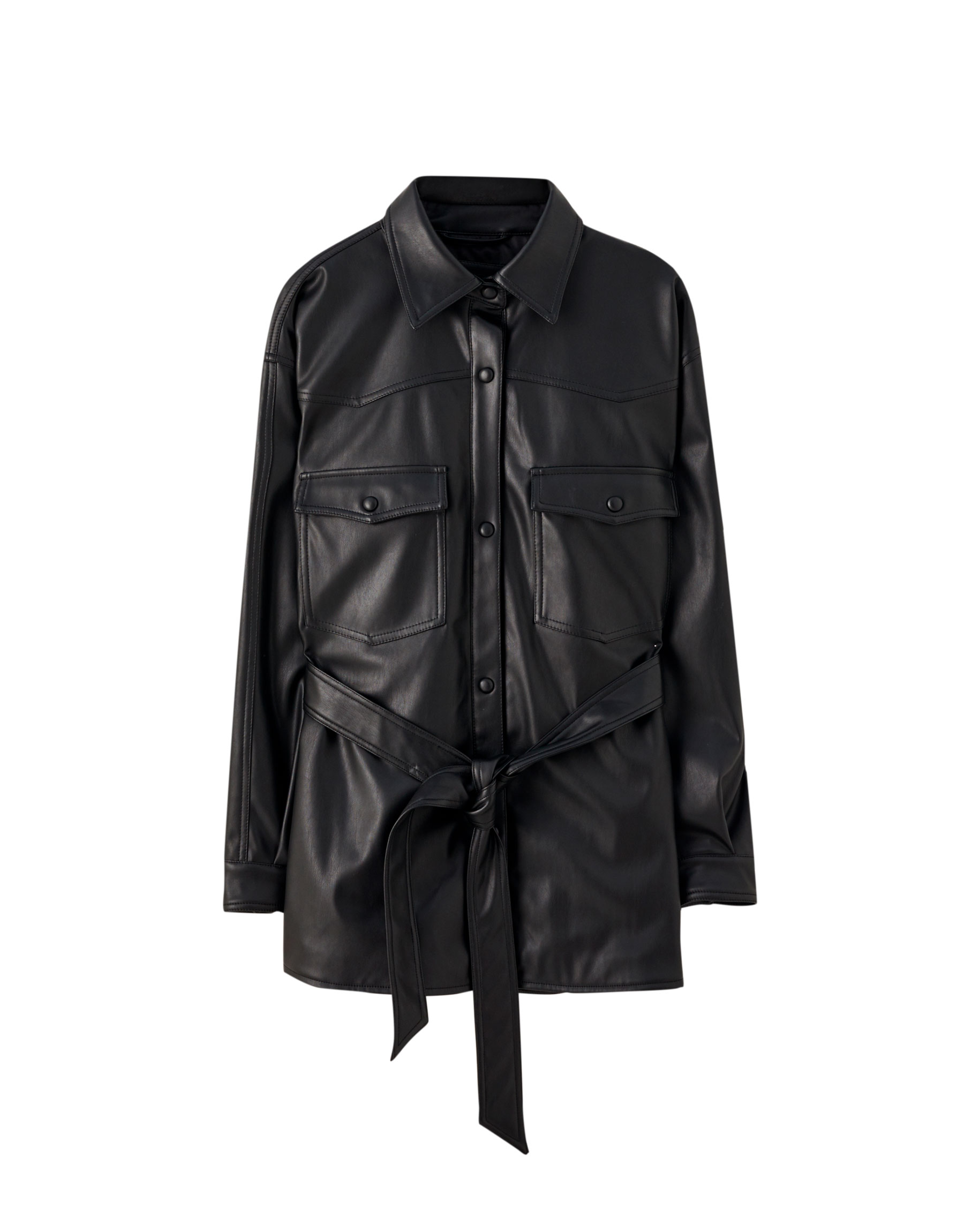 Черная куртка рубашечного кроя из искусственной кожи ЧЕРНЫЙ Pull & Bear